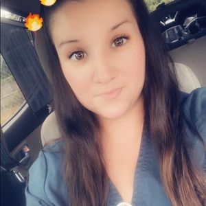 Meet your Posher, Elise